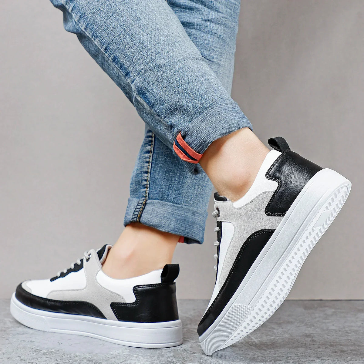 Adi Sneaker